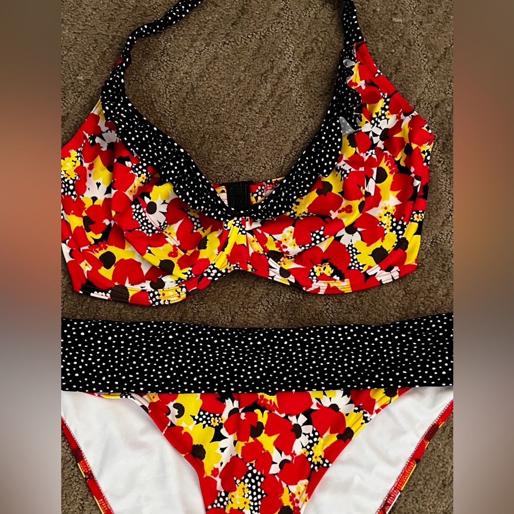 Freya bikini and US 32G top.